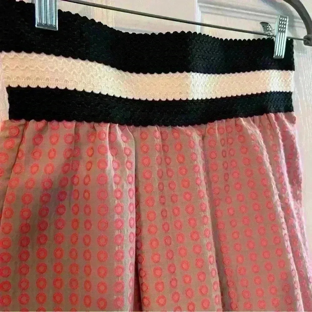 Maeve Pink and Cream Embroidered Skirt with Thick Black and White Waist Size XS - Picture 2 of 9